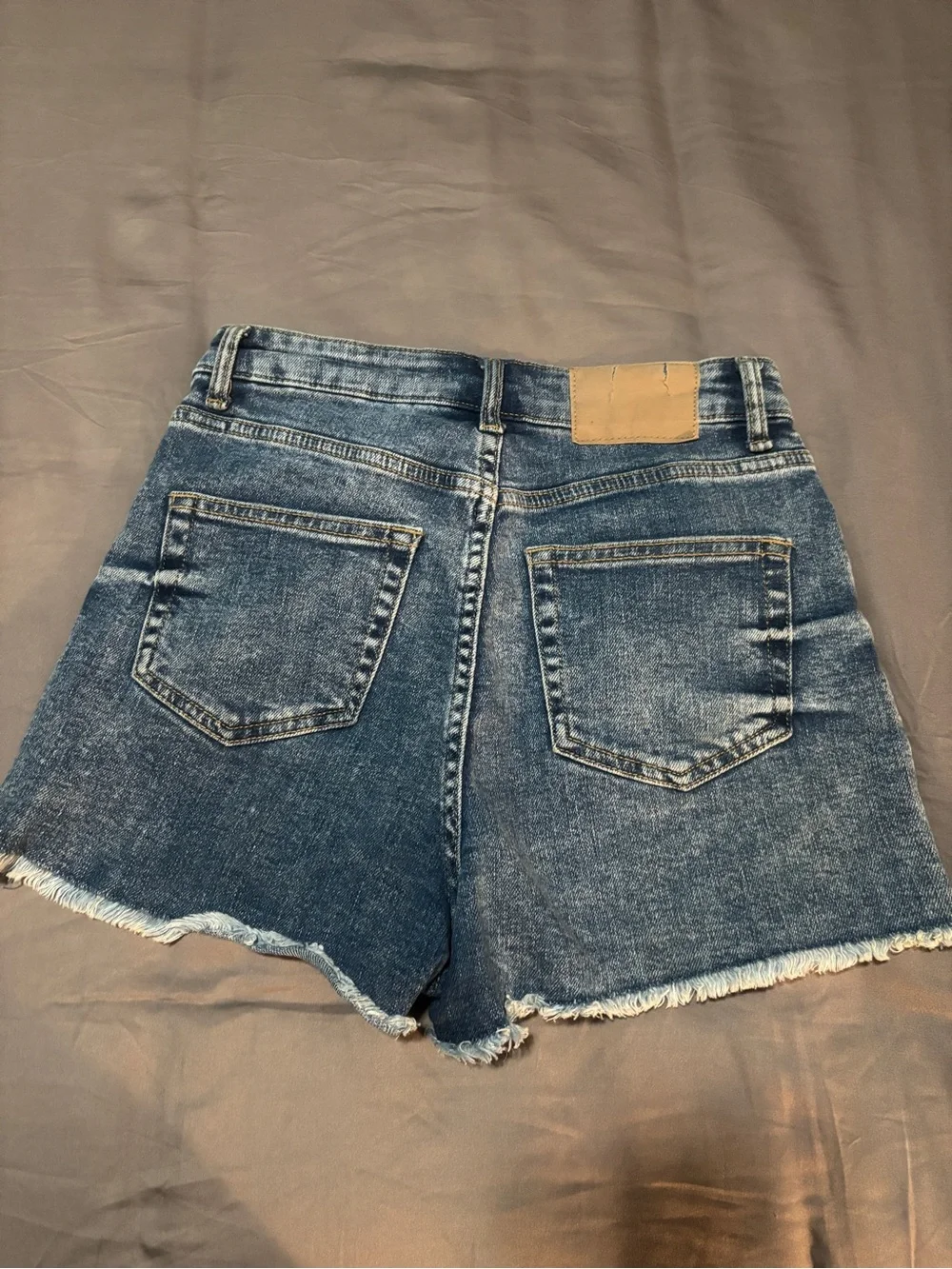 Distressed Denim Shorts H&M, BDG